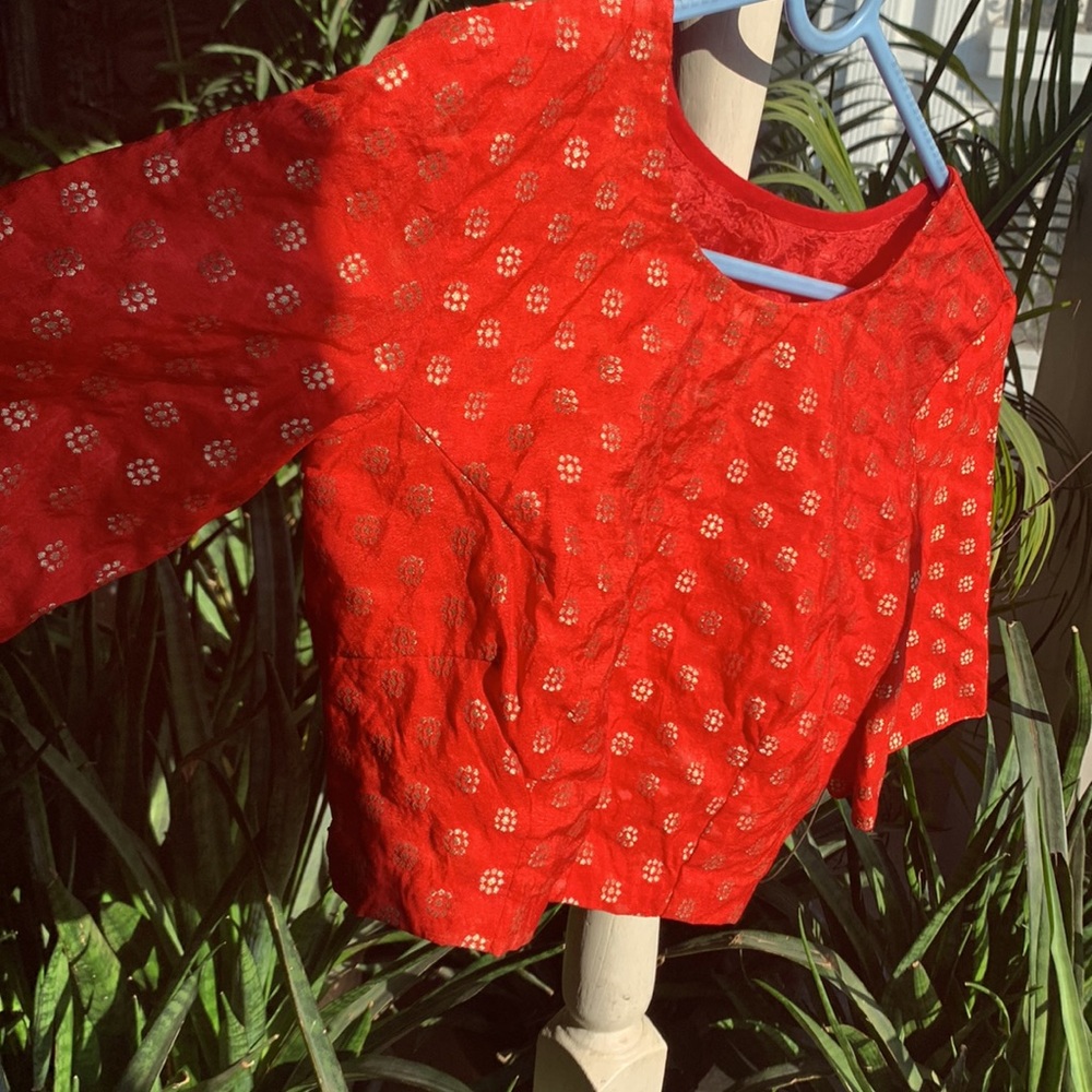 FIERY RED saree blouse with golden thread work. Full back. Zips on sides. - Picture 3 of 9